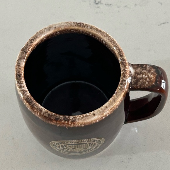 Vintage Hall Pottery Marietta College Mug w/felt Patch. 5”Tall by 3-1/4” wide - Picture 6 of 7